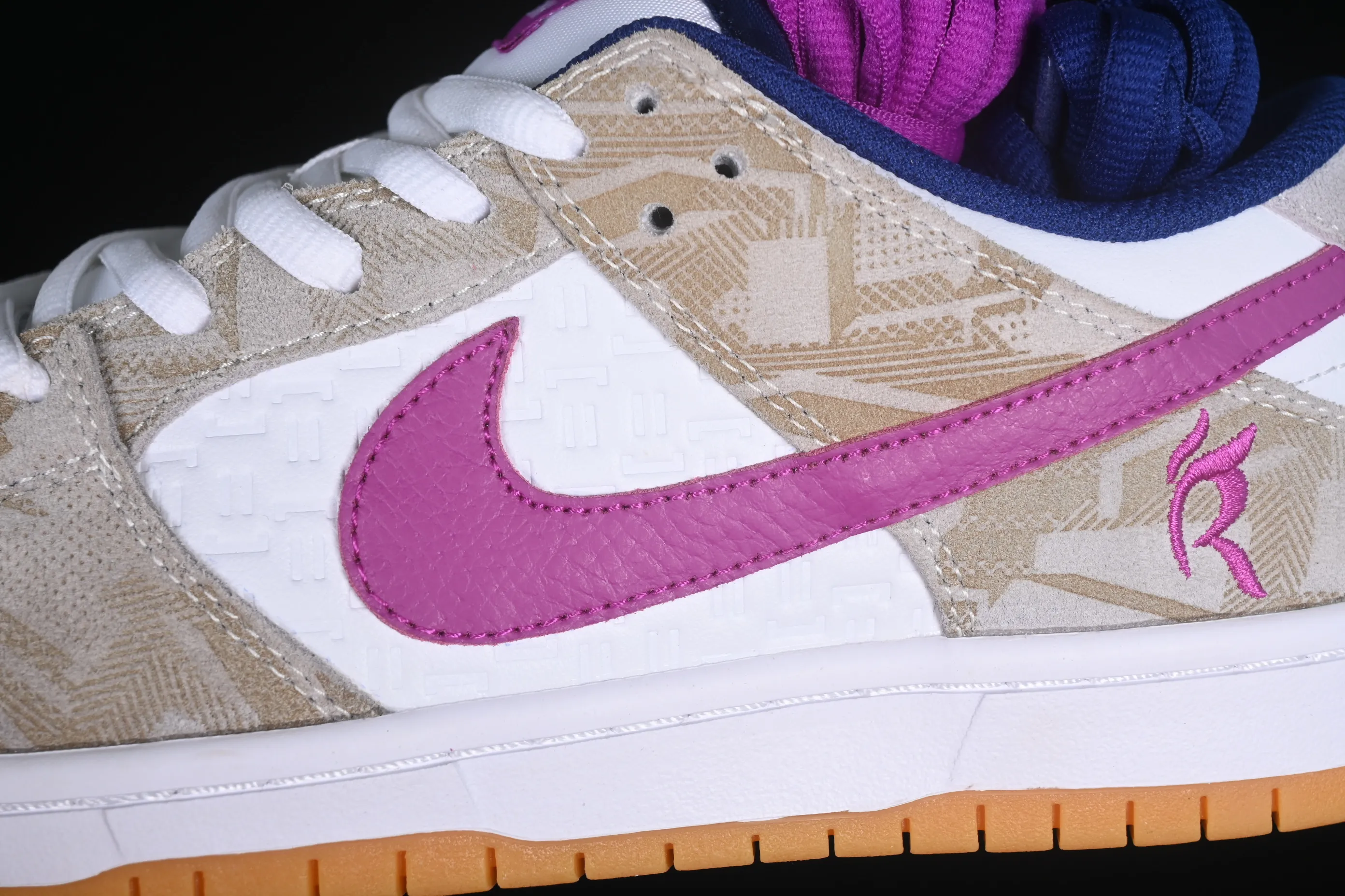 All categories Nk SB Dunk series Nk SB Dunk Low low-top sneakers N version Rayssa Leal x Nk SB Dunk Low Brazilian skateboarding goddess joint model SB low-top casual sneakers FZ5251-001